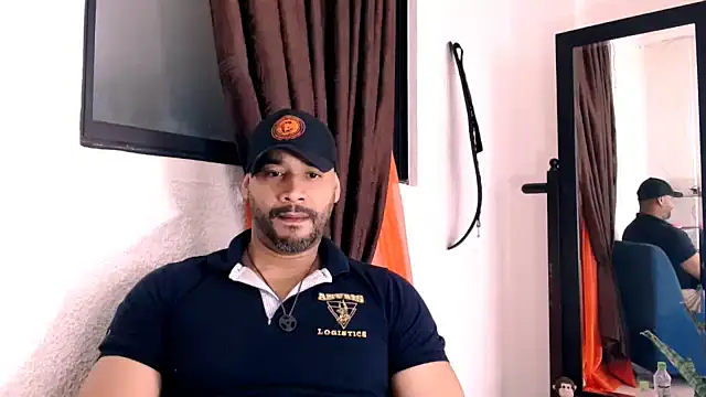 Snapshot of musclehetero chatting on June 16, 2026, 5:59 pm musclehetero online show from June 16, 2026, 5:59 pm