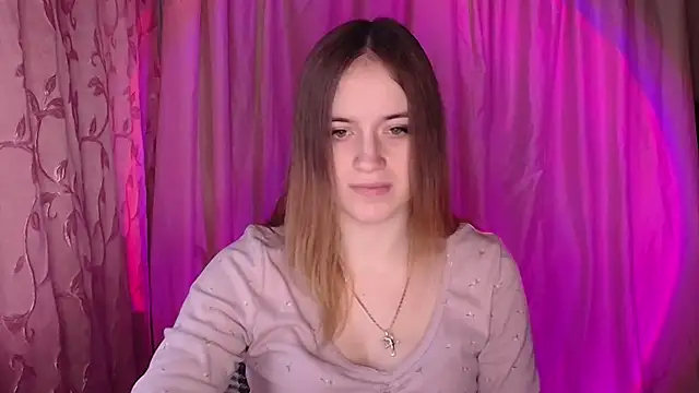 Illa May online show from December 18, 2025, 7:25 am