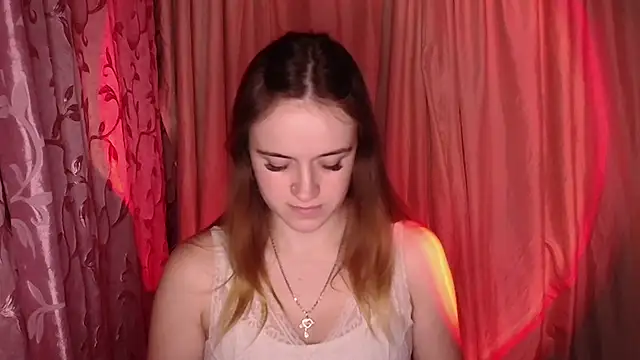 Illa May online show from December 22, 2025, 8:06 pm