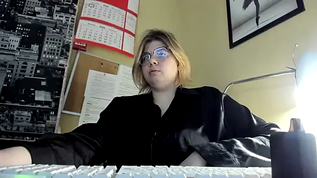 KrisRoyal online show from November 30, 2025, 11:36 am