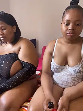 CamilaXXX20 online show from November 21, 2025, 11:42 am