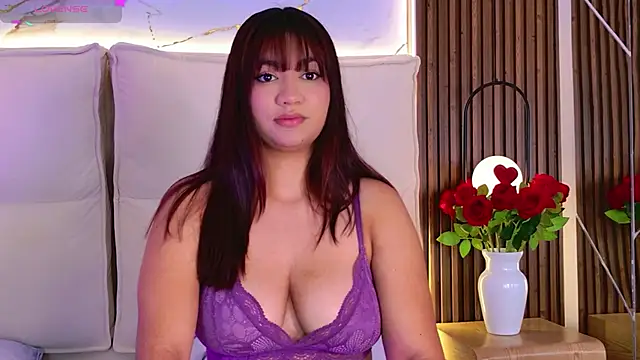 VictoriaLombardi online show from December 2, 2025, 12:43 pm