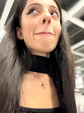 Lilitoppp online show from November 22, 2025, 10:25 am