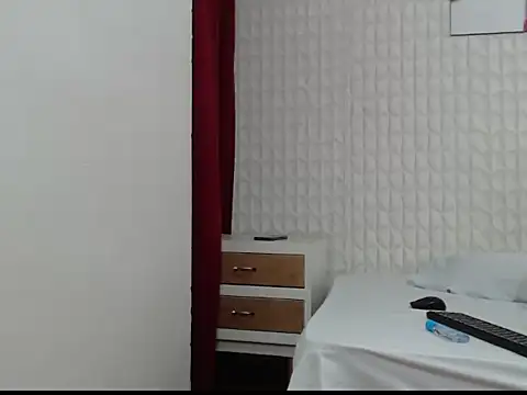 Violeta DAmore online show from November 26, 2025, 7:04 pm