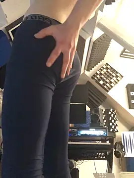 Spielzeugtwink online show from December 19, 2025, 2:51 am