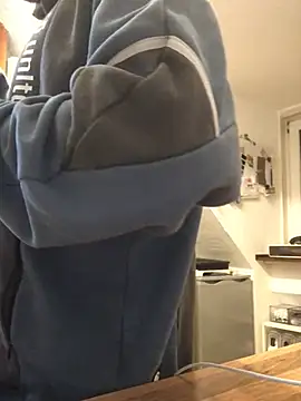 Spielzeugtwink online show from March 4, 2026, 10:05 pm