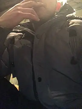 Spielzeugtwink online show from March 19, 2026, 7:51 pm