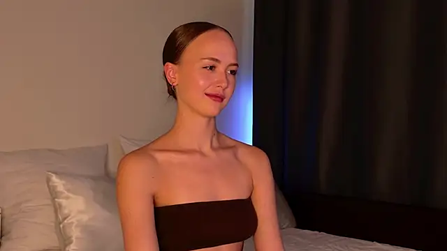 Snapshot of CarolinePortons chatting on May 31, 2026, 3:41 pm CarolinePortons online show from May 31, 2026, 3:41 pm