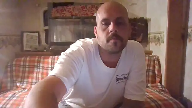 BigriskDaddy92 online show from March 18, 2026, 4:26 am