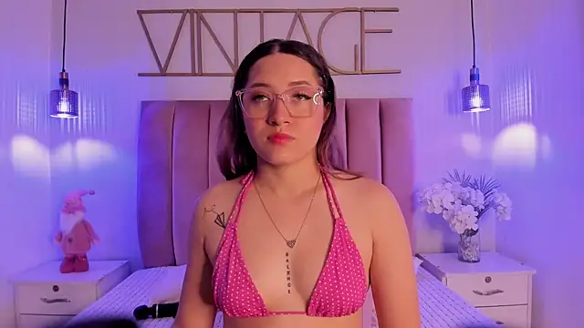 LeiahBlonde online show from December 4, 2025, 11:52 am