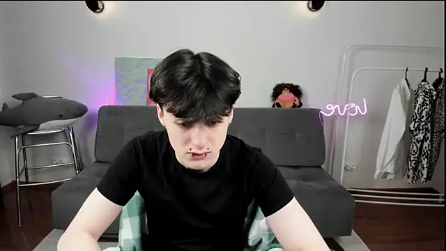 kevinhunter  online show from November 27, 2025, 3:47 pm