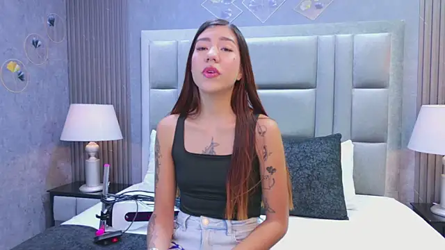 ViolettFrosst online show from December 4, 2025, 7:33 pm