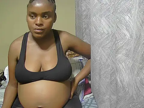 Snapshot of PregiiCaramellxx chatting on November 20, 2025, 5:01 pm PregiiCaramellxx online show from November 20, 2025, 5:01 pm