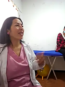 JustSamantha  online show from April 21, 2026, 12:11 pm