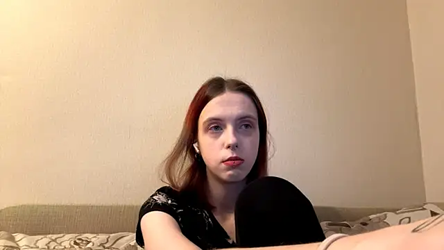 LulyClouds online show from December 3, 2025, 1:53 pm