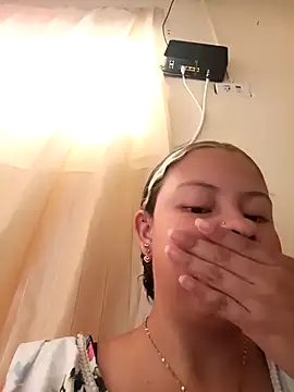 Amber Adams01 online show from November 22, 2025, 1:10 pm