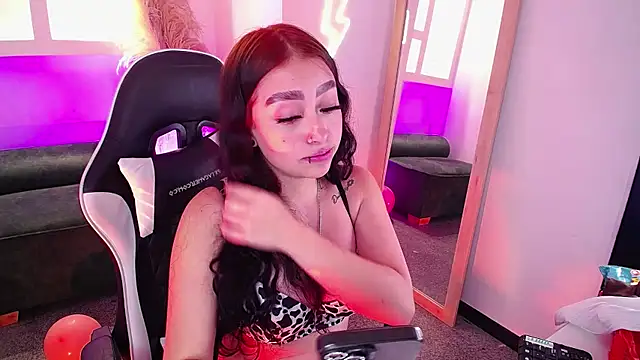 vallolett online show from April 27, 2026, 7:34 pm