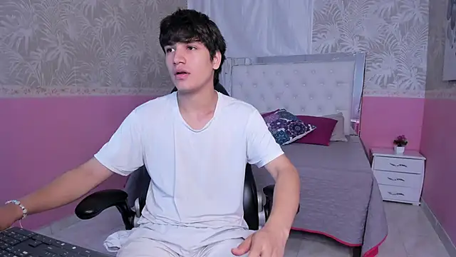 JakeSummer  online show from November 27, 2025, 1:13 pm