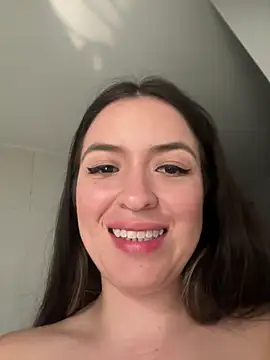 Snapshot of Little__Danni1 chatting on June 25, 2026, 3:50 am Little Danni1 online show from June 25, 2026, 3:50 am
