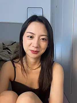 Jinmi125216 online show from April 6, 2026, 3:13 pm