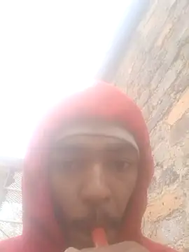 Eezxxx online show from April 23, 2026, 7:52 am