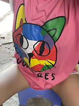 XndSeraphina online show from March 7, 2026, 4:42 am