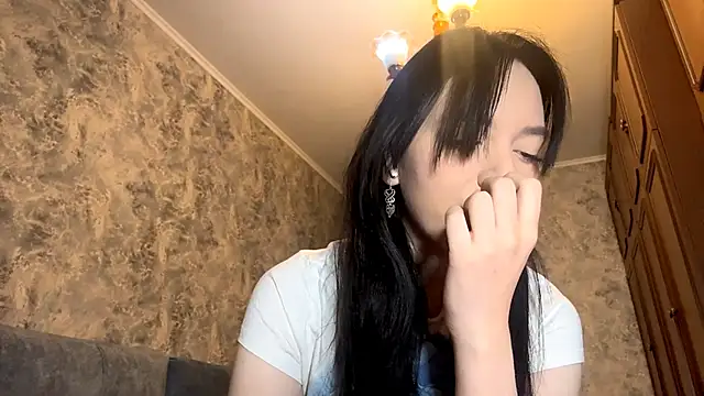 KiyokoEeds online show from December 3, 2025, 2:26 pm