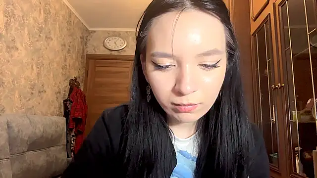 KiyokoEeds online show from December 4, 2025, 2:04 pm