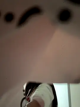 Momo168168 online show from December 5, 2025, 5:05 am