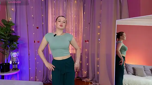 ImiMonroe online show from April 9, 2026, 4:12 am