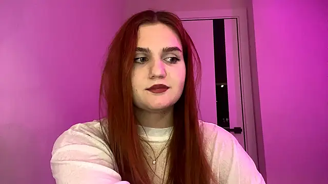 Red Ava online show from December 4, 2025, 3:43 pm