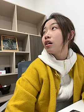 GYYoo online show from November 29, 2025, 4:37 am