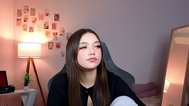 Snapshot of Vexorine chatting on February 5, 2026, 5:39 pm Vexorine online show from February 5, 2026, 5:39 pm