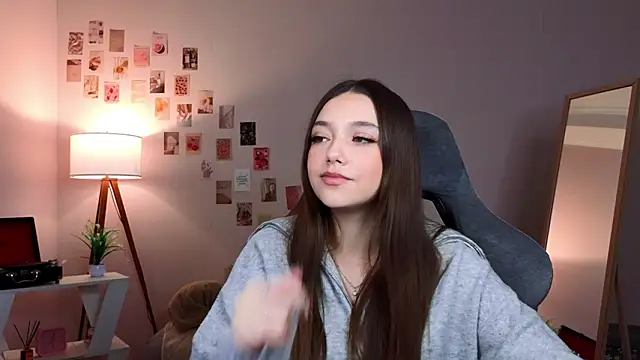 Snapshot of Vexorine chatting on February 7, 2026, 7:39 pm Vexorine online show from February 7, 2026, 7:39 pm