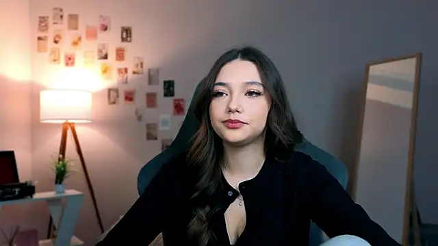 Snapshot of Vexorine chatting on February 17, 2026, 7:20 pm Vexorine online show from February 17, 2026, 7:20 pm