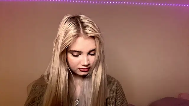 KarissaBoisse online show from November 26, 2025, 5:36 pm