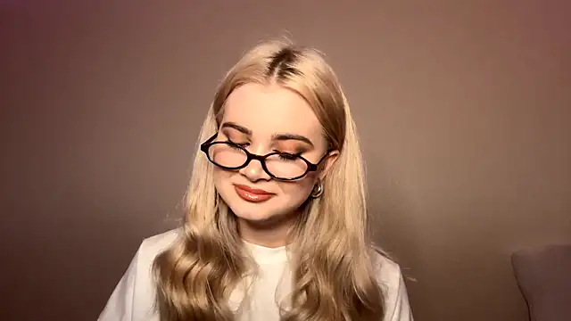 KarissaBoisse online show from November 28, 2025, 5:48 pm