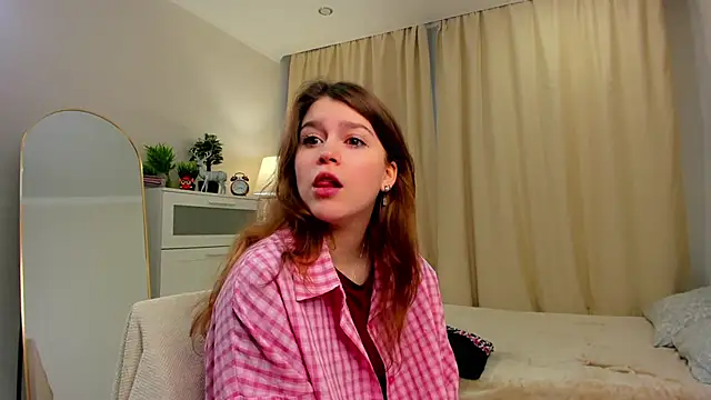 VicentaWieczorek online show from November 24, 2025, 7:30 am