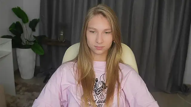 CaritaTacke online show from November 25, 2025, 12:05 pm