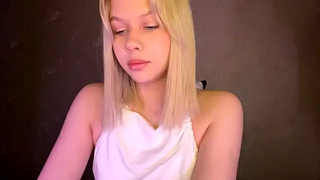 RosarioOler online show from November 30, 2025, 3:32 am