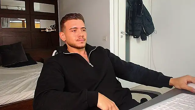 ElijahThorne online show from January 18, 2026, 6:17 am