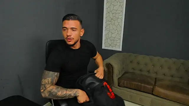 Snapshot of ElijahThorne chatting on July 16, 2026, 5:13 am ElijahThorne online show from July 16, 2026, 5:13 am