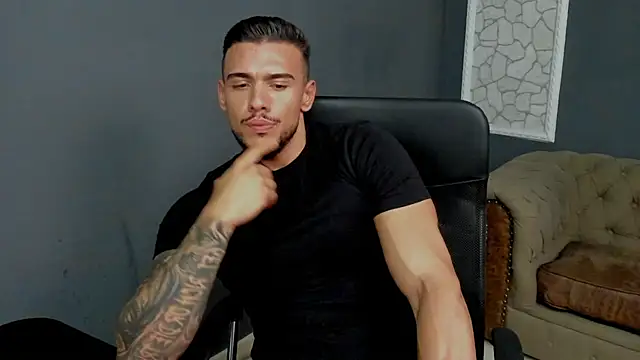Snapshot of ElijahThorne chatting on July 19, 2026, 12:09 pm ElijahThorne online show from July 19, 2026, 12:09 pm
