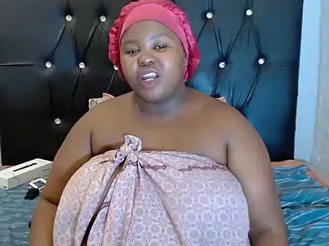 SexyBubblies96 online show from November 28, 2025, 11:07 pm