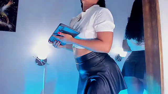 Cami Ortiiz online show from November 27, 2025, 12:18 pm