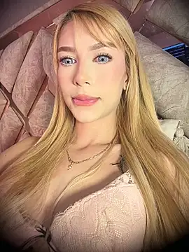 Snapshot of valeryfox__ chatting on May 15, 2026, 12:39 am valeryfox online show from May 15, 2026, 12:39 am