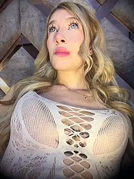 Snapshot of valeryfox__ chatting on May 26, 2026, 12:17 am valeryfox online show from May 26, 2026, 12:17 am