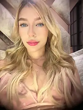 Snapshot of valeryfox__ chatting on June 9, 2026, 12:22 am valeryfox online show from June 9, 2026, 12:22 am