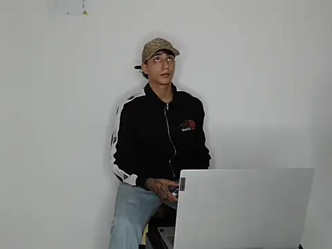 master Tripa online show from November 21, 2025, 9:13 pm