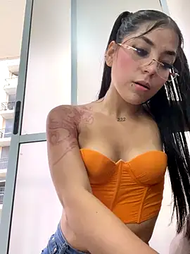 Maddy evill online show from November 21, 2025, 8:18 pm